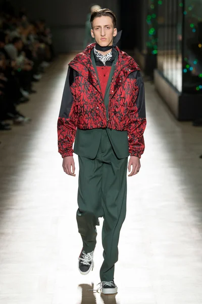Look 24